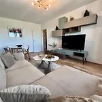 דירה Flh View Elegance - Balcony, Free Parking, Bathtub & Ac Near Coresi Mall בראשוב