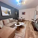 דירה Flh View Elegance - Balcony, Free Parking, Bathtub & Ac Near Coresi Mall