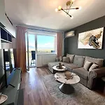 Flh View Elegance - Balcony, Free Parking, Bathtub & Ac Near Coresi Mall בראשוב