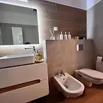 Flh View Elegance - Balcony, Free Parking, Bathtub & Ac Near Coresi Mall