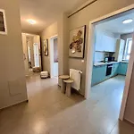 Flh View Elegance - Balcony, Free Parking, Bathtub & Ac Near Coresi Mall