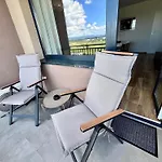 Flh View Elegance - Balcony, Free Parking, Bathtub & Ac Near Coresi Mall דירה