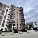 Flh View Elegance - Balcony, Free Parking, Bathtub & Ac Near Coresi Mall Apartment Brasov
