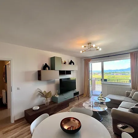 Flh - View Elegance With Balcony & Free Parking Apartment *