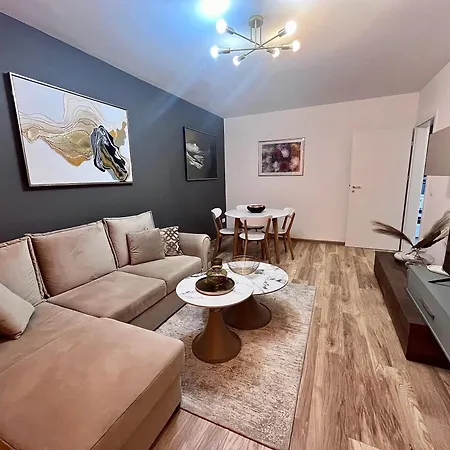 Appartement Flh View Elegance - Balcony, Free Parking, Bathtub & Ac Near Coresi Mall