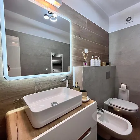 Flh View Elegance - Balcony, Free Parking, Bathtub & Ac Near Coresi Mall Appartement