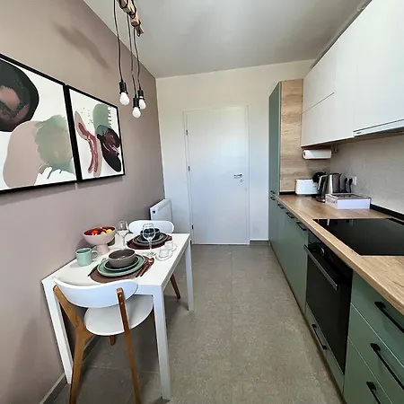 Apartment Flh - View Elegance With Balcony & Free Parking *