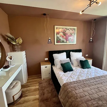 Flh View Elegance - Balcony, Free Parking, Bathtub & Ac Near Coresi Mall Braşov