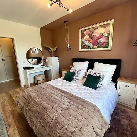 Flh View Elegance - Balcony, Free Parking, Bathtub & Ac Near Coresi Mall Braşov