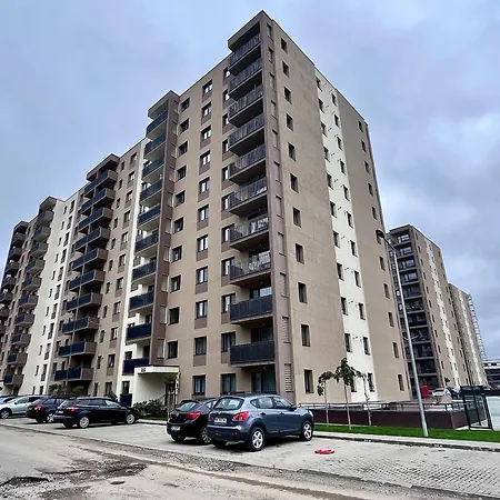 Apartment Flh View Elegance - Balcony, Free Parking, Bathtub & Ac Near Coresi Mall *