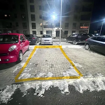 Апартаменты Flh View Elegance - Balcony, Free Parking, Bathtub & Ac Near Coresi Mall *