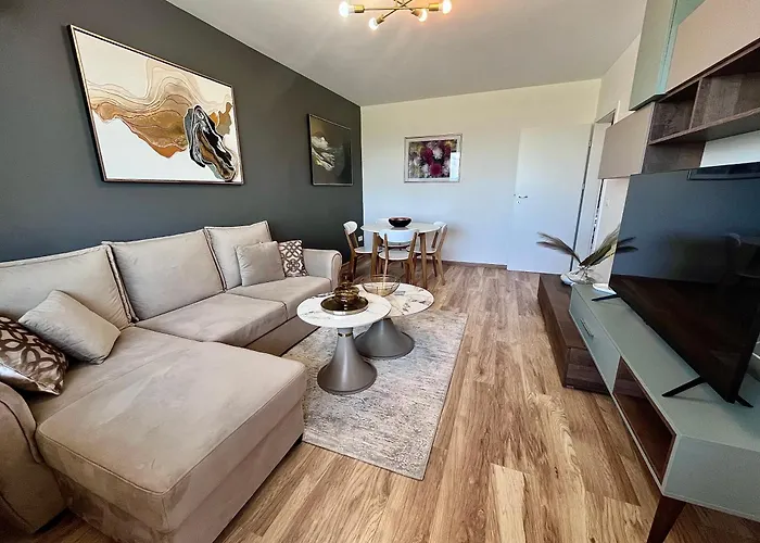 Flh View Elegance - Balcony, Free Parking, Bathtub & Ac Near Coresi Mall Брашов