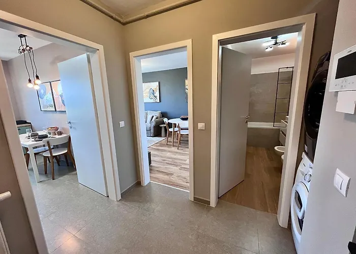 Flh View Elegance - Balcony, Free Parking, Bathtub & Ac Near Coresi Mall