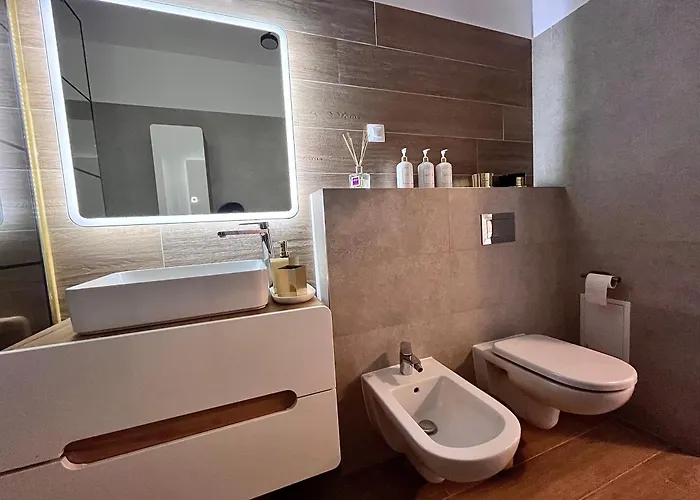 Flh View Elegance - Balcony, Free Parking, Bathtub & Ac Near Coresi Mall