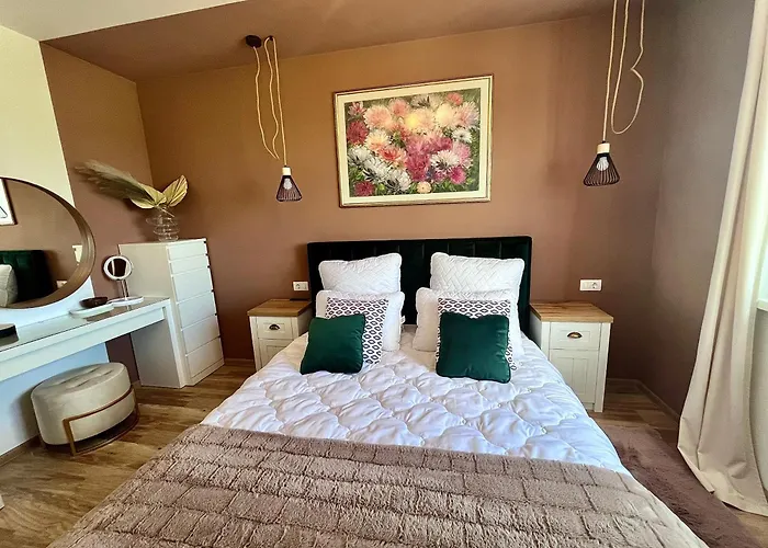 Apartment Flh View Elegance - Balcony, Free Parking, Bathtub & Ac Near Coresi Mall *