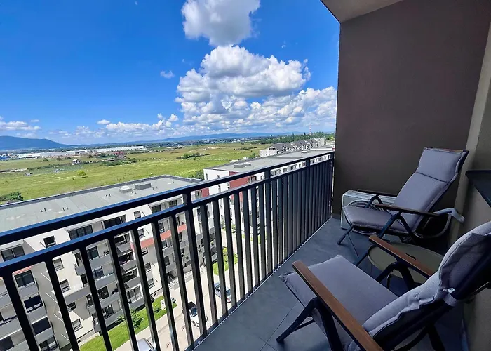 Flh View Elegance - Balcony, Free Parking, Bathtub & Ac Near Coresi Mall Apartment