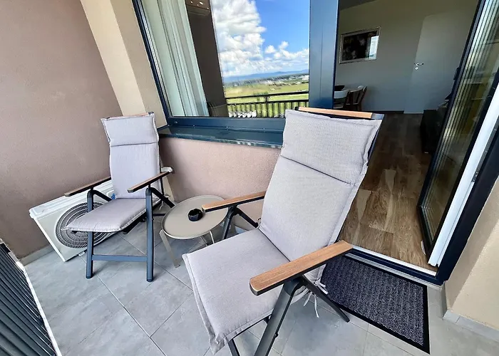 Flh View Elegance - Balcony, Free Parking, Bathtub & Ac Near Coresi Mall Apartment