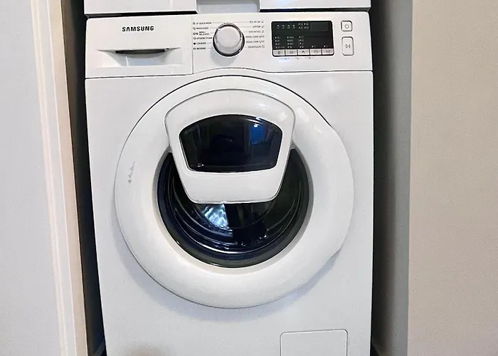 Flh View Elegance - Balcony, Free Parking, Bathtub & Ac Near Coresi Mall