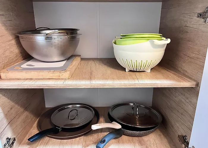 Apartment Flh View Elegance - Balcony, Free Parking, Bathtub & Ac Near Coresi Mall