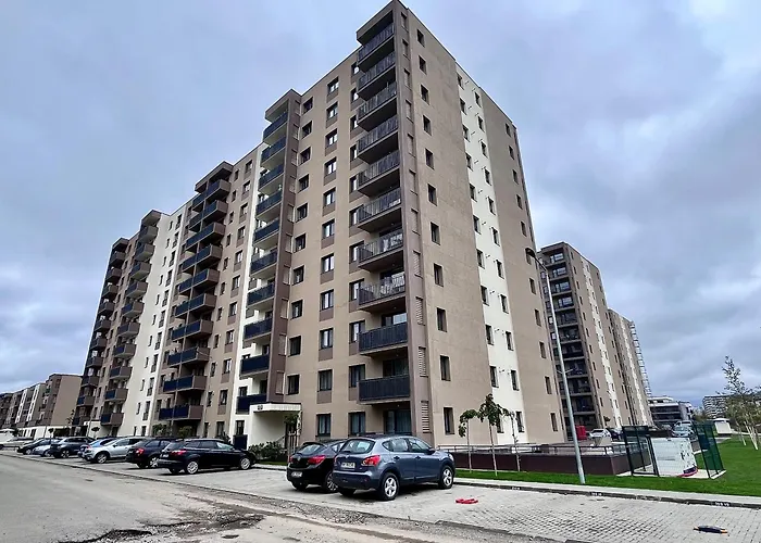 Апартаменты Flh View Elegance - Balcony, Free Parking, Bathtub & Ac Near Coresi Mall *